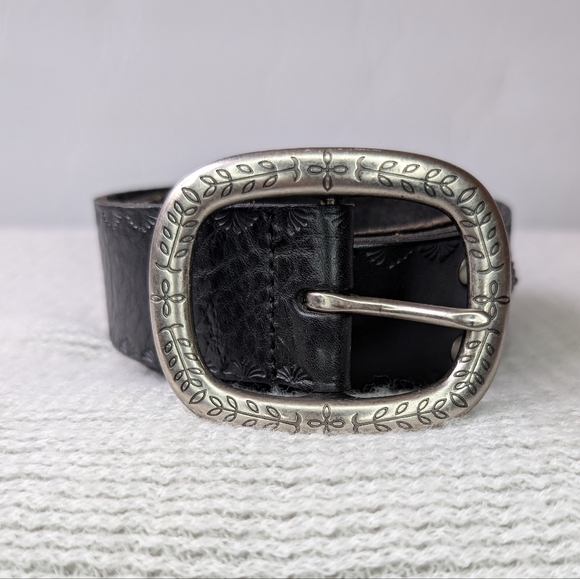 Fossil Black Leather Western Belt with Silver Studded Accents Small - Picture 2 of 7